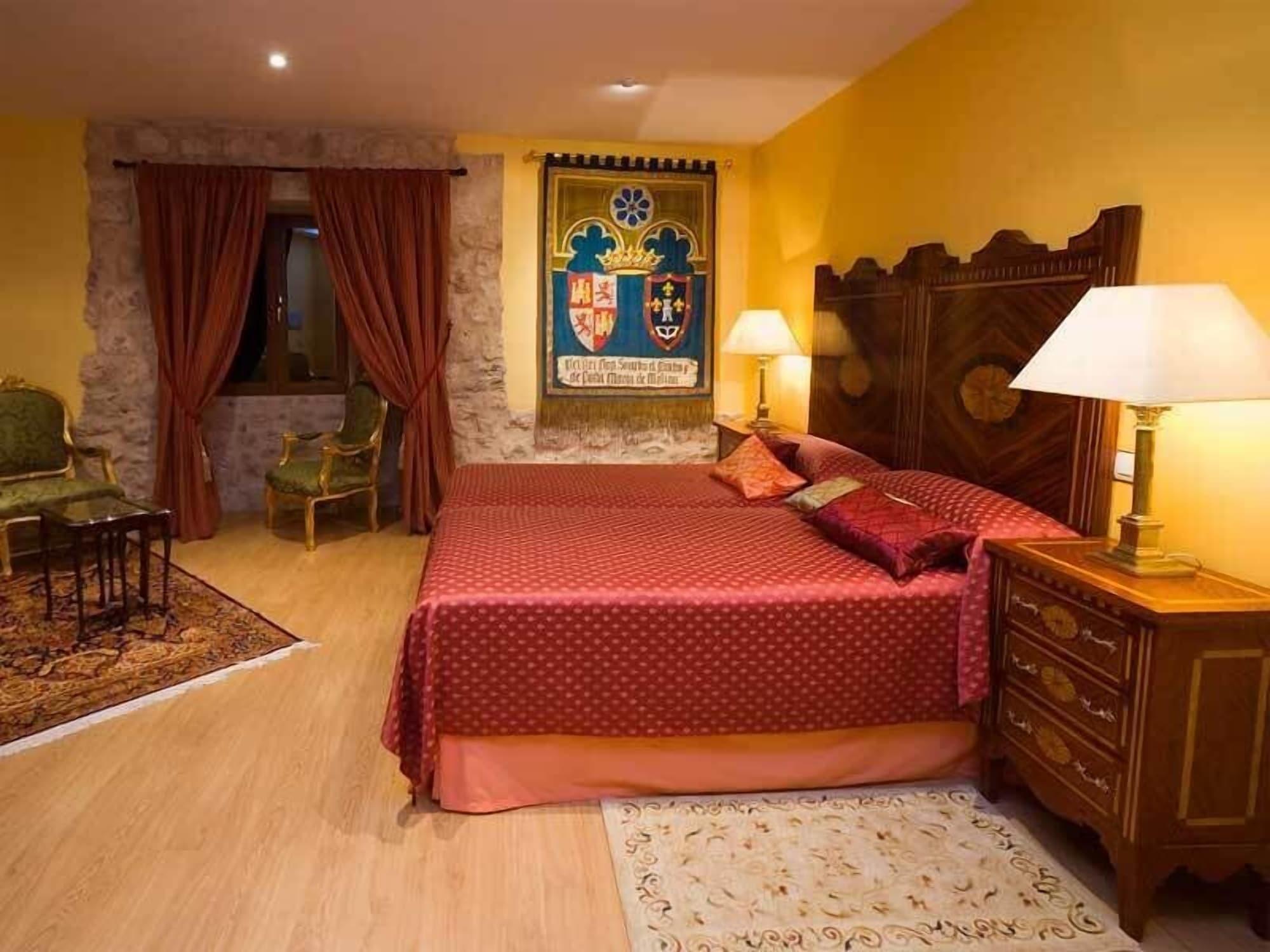 Residencia Real Del Castillo De Curiel Curiel de Duero Exteriör bild