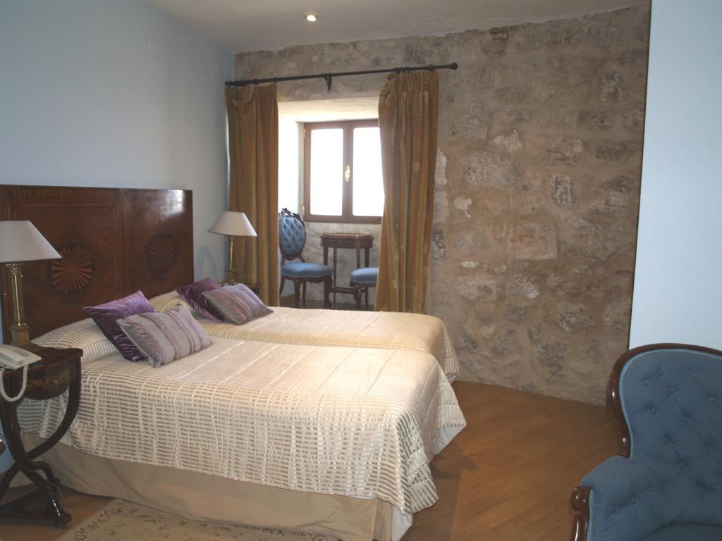 Residencia Real Del Castillo De Curiel Curiel de Duero Exteriör bild